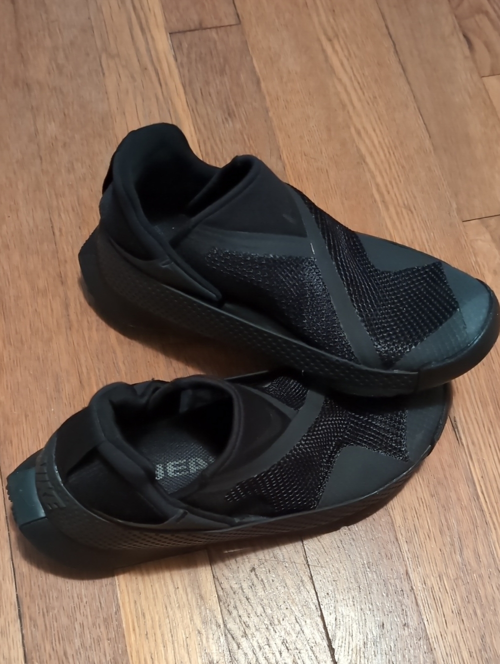 NIKE GO FLY EASE SLIP- ON WOMEN SHOES SIZE 6